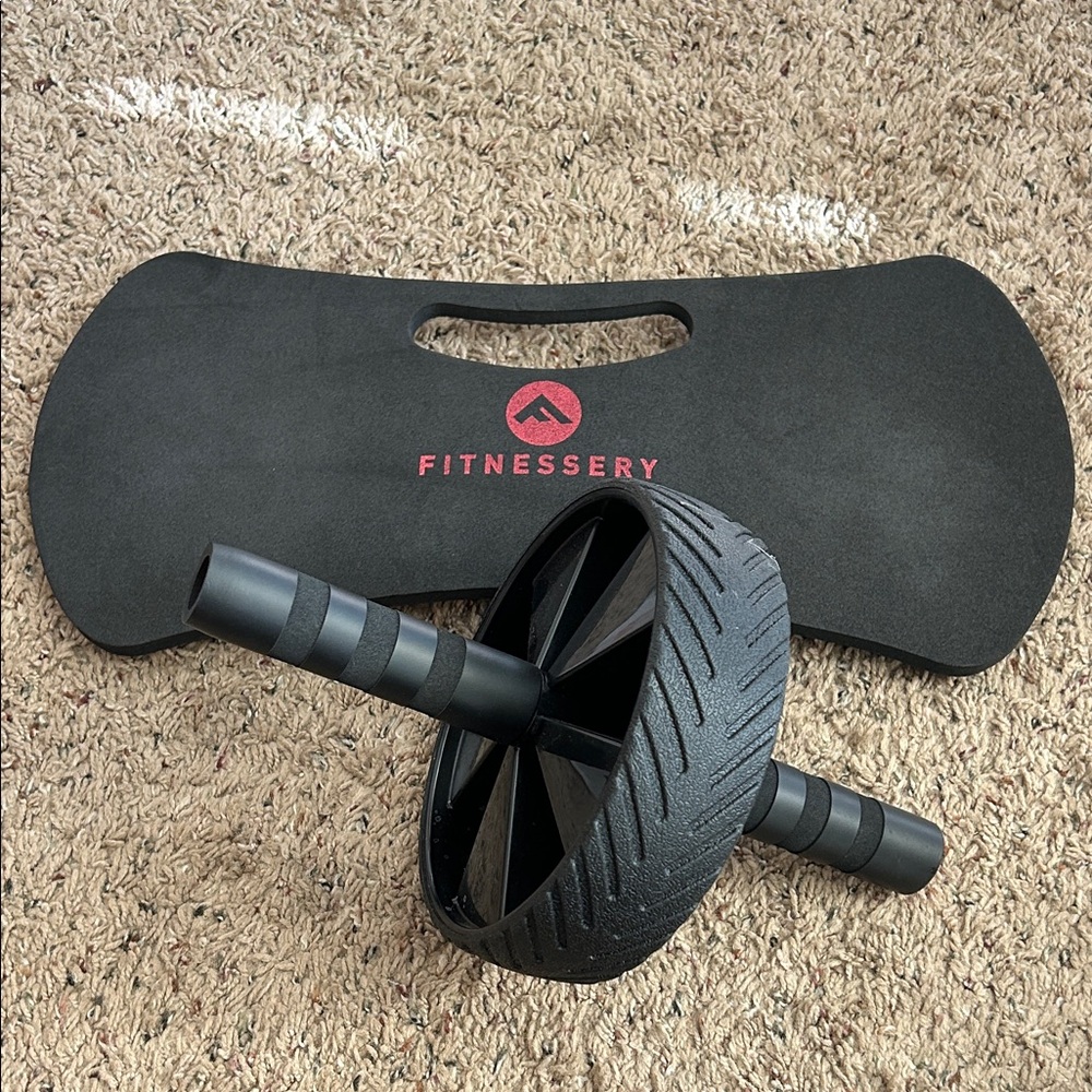 Black Ab Roller Wheel and Mat Set